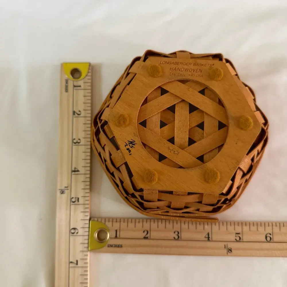 VTG Y2K Longaberger Hand Woven Small Hexagon Basket ~ 6 Inches Cottagecore